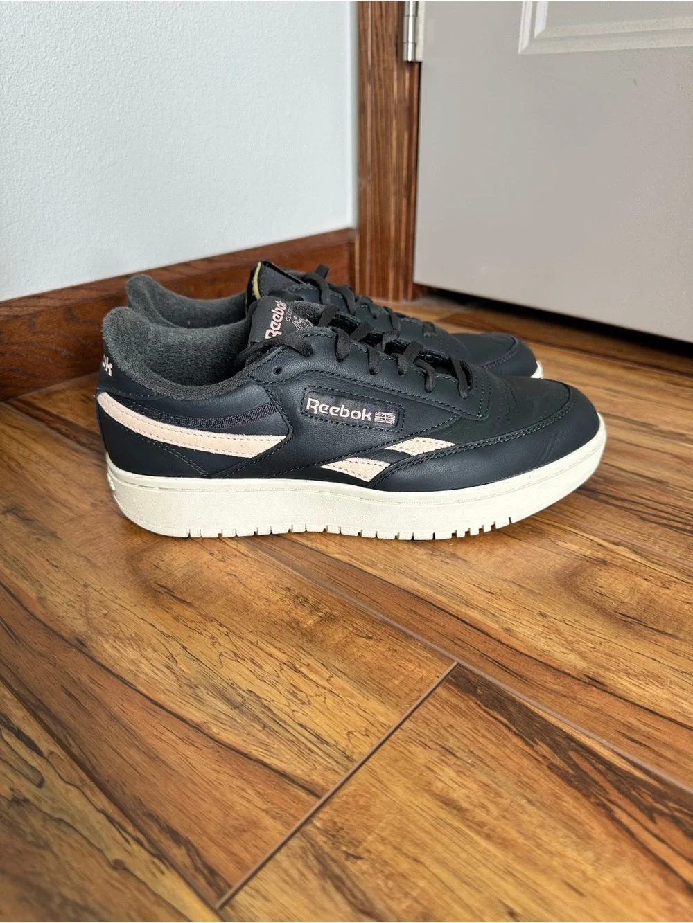 Reebok Women's Club C Double Revenge Shoes Size 9 grey vintage chalk black